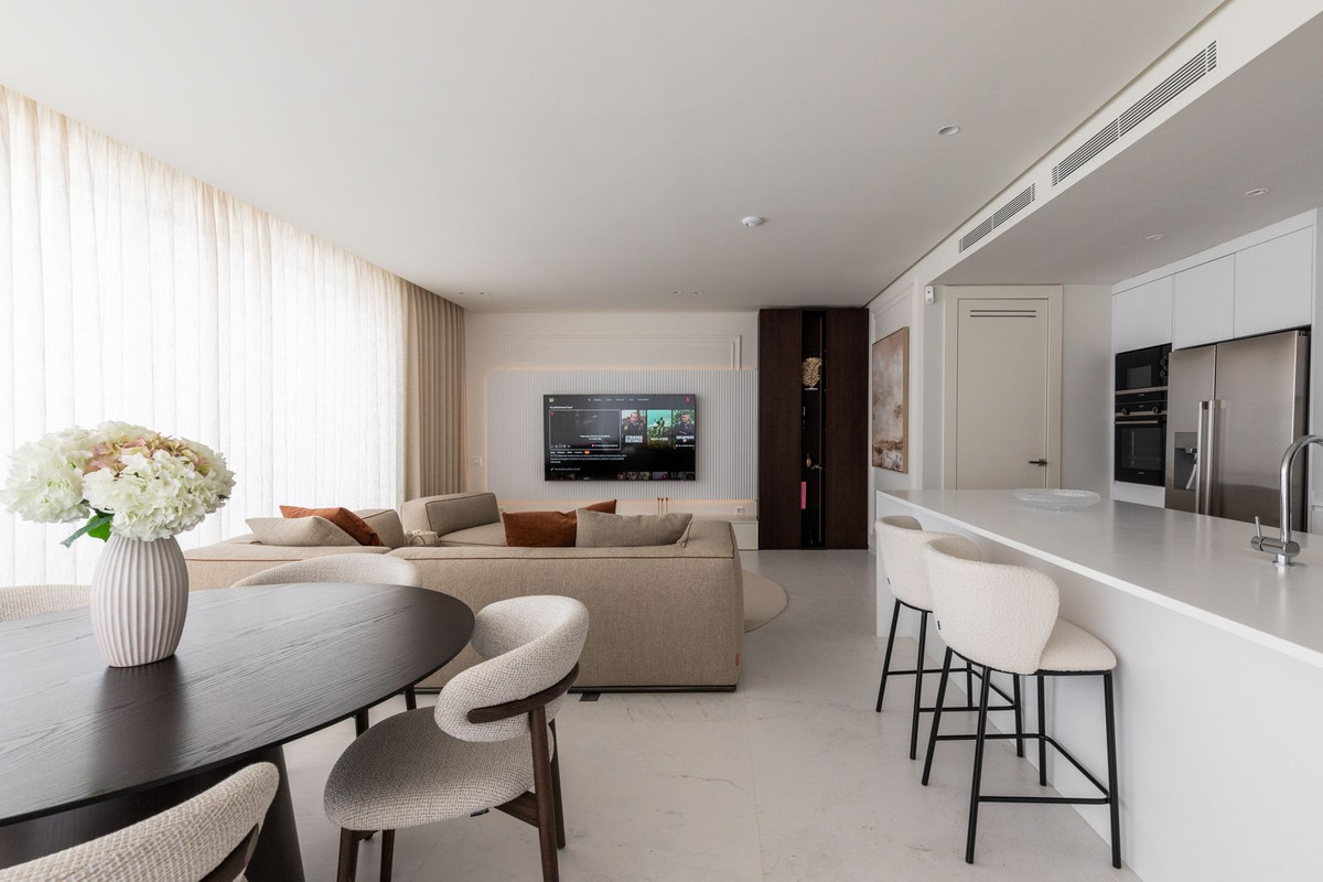 3 Bed Apartment for sale in Marbella Costa Del Sol, Málaga, Spain