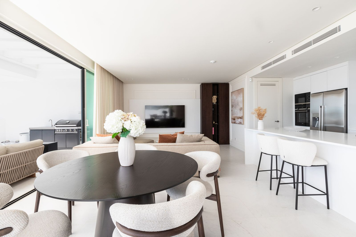 3 Bed Apartment for sale in Marbella Costa Del Sol, Málaga, Spain