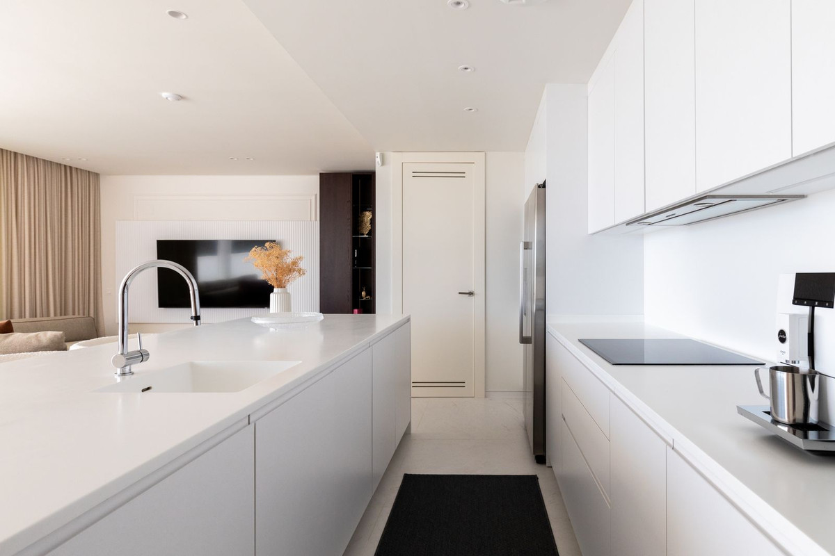 3 Bed Apartment for sale in Marbella Costa Del Sol, Málaga, Spain