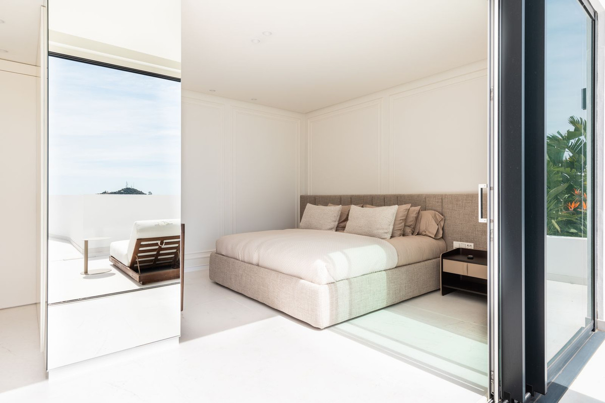 3 Bed Apartment for sale in Marbella Costa Del Sol, Málaga, Spain