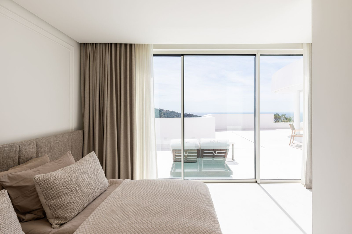 3 Bed Apartment for sale in Marbella Costa Del Sol, Málaga, Spain