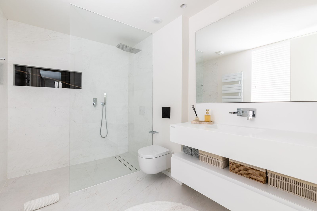 3 Bed Apartment for sale in Marbella Costa Del Sol, Málaga, Spain