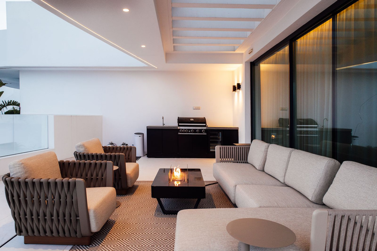 3 Bed Apartment for sale in Marbella Costa Del Sol, Málaga, Spain