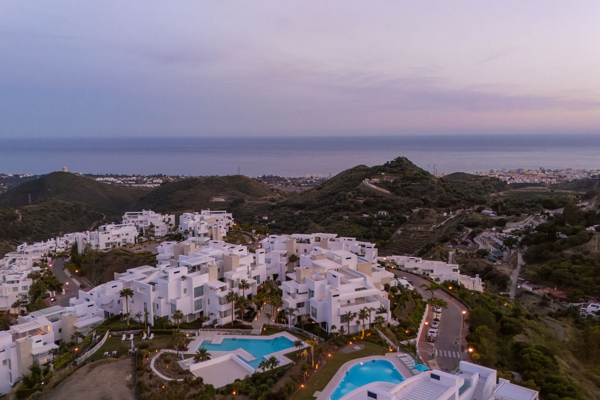 3 Bed Apartment for sale in Marbella Costa Del Sol, Málaga, Spain