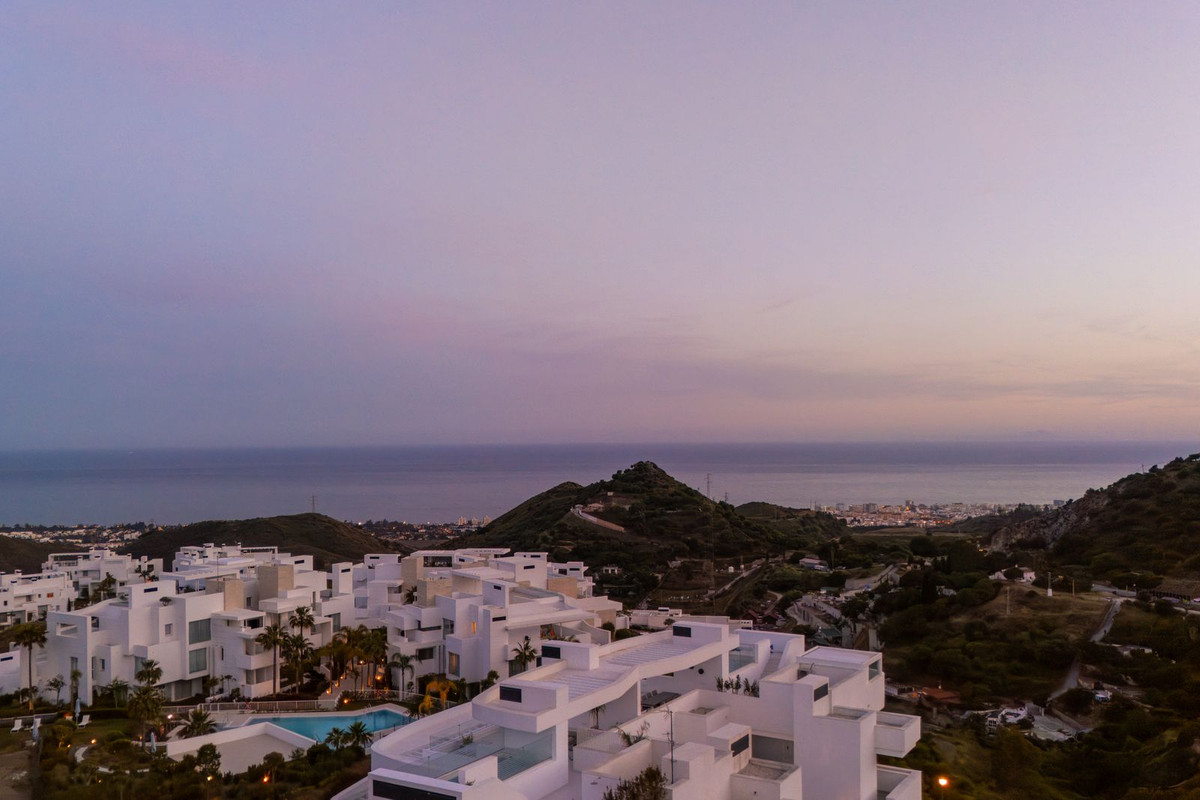 3 Bed Apartment for sale in Marbella Costa Del Sol, Málaga, Spain
