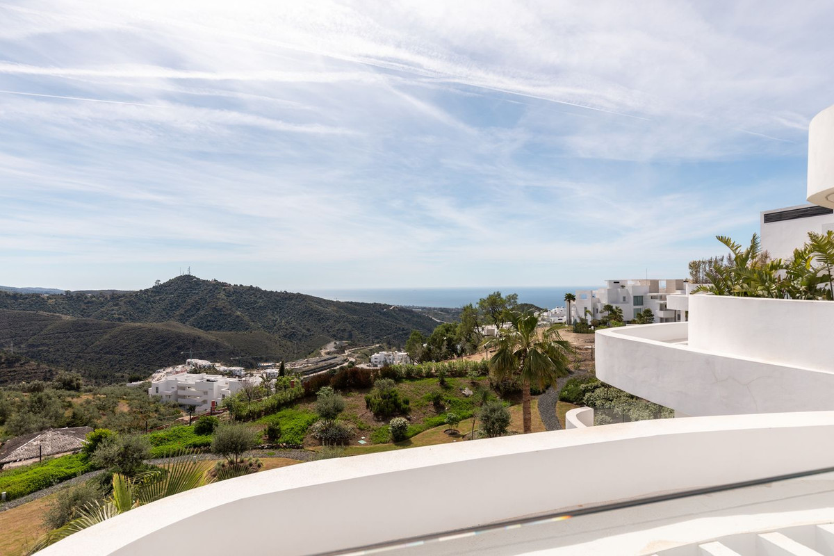 3 Bed Apartment for sale in Marbella Costa Del Sol, Málaga, Spain
