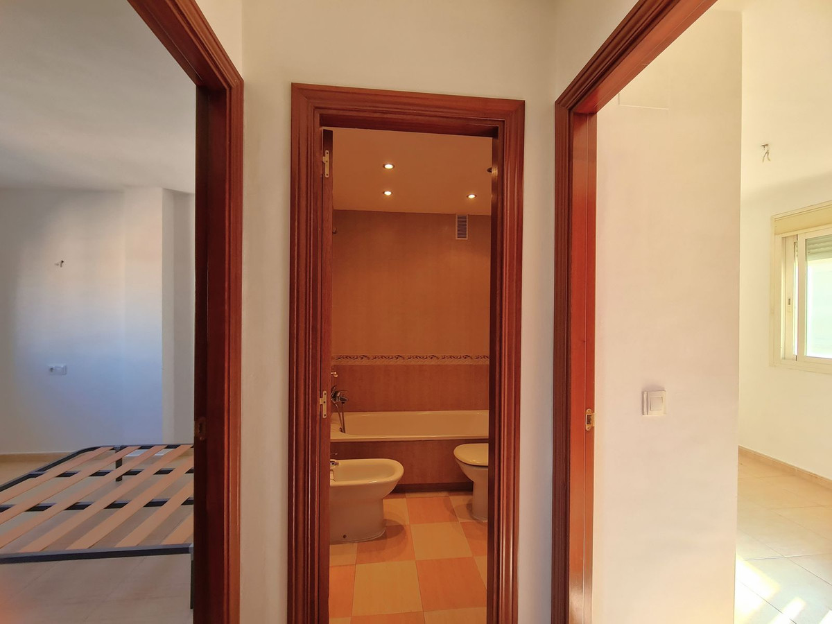 Se vende Apartamento Planta Media de 2 dormitorios en Costa Del Sol, Málaga, España