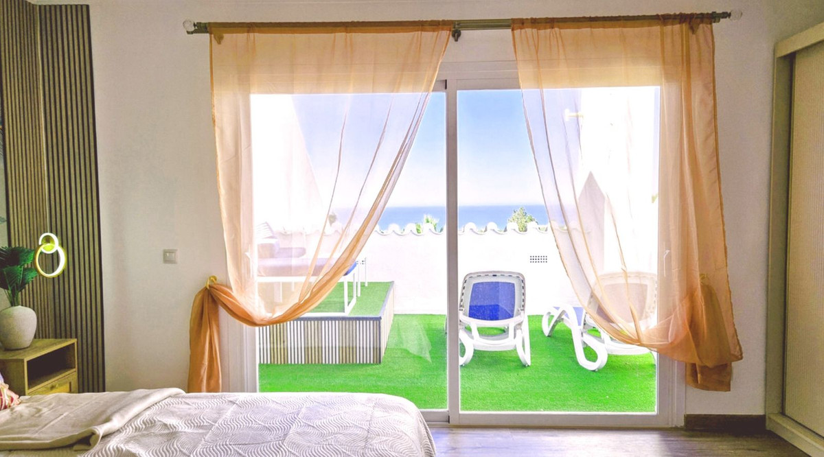 4 Bed Townhouse for sale in Calahonda Costa Del Sol, Málaga, Spain
