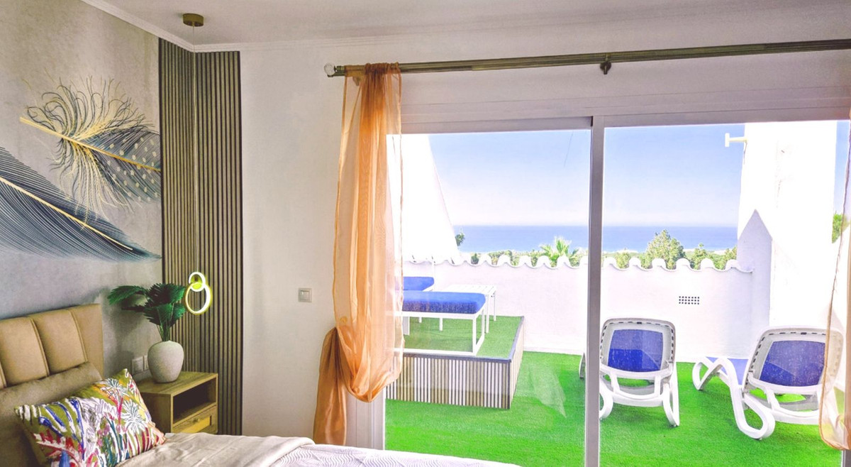 4 Bed Townhouse for sale in Calahonda Costa Del Sol, Málaga, Spain