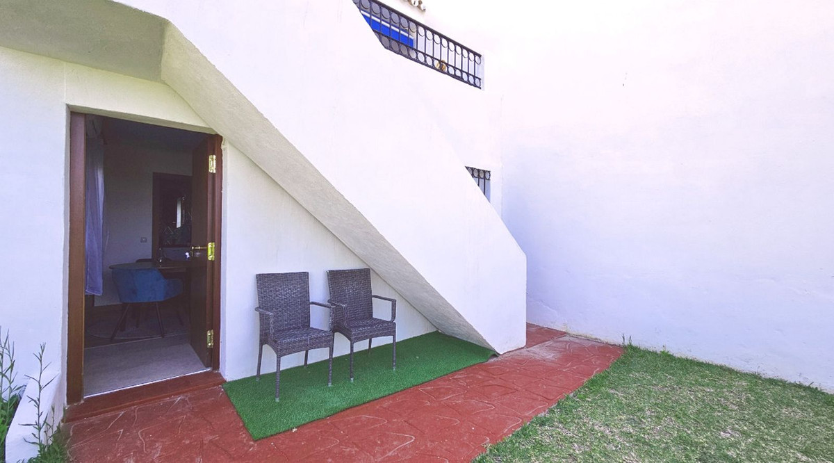 4 Bed Townhouse for sale in Calahonda Costa Del Sol, Málaga, Spain