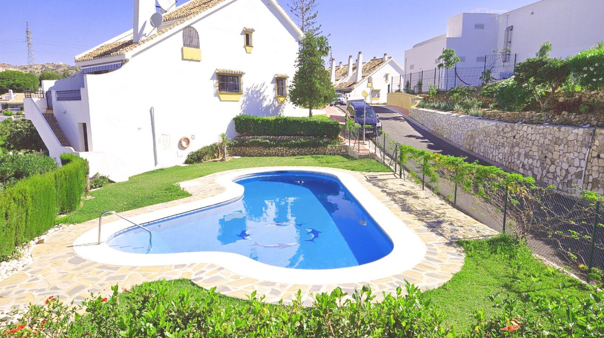 4 Bed Townhouse for sale in Calahonda Costa Del Sol, Málaga, Spain