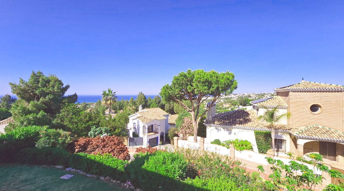 4 Bed Townhouse for sale in Calahonda Costa Del Sol, Málaga, Spain