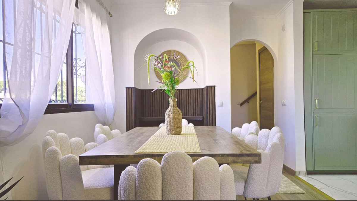 4 Bed Townhouse for sale in Calahonda Costa Del Sol, Málaga, Spain