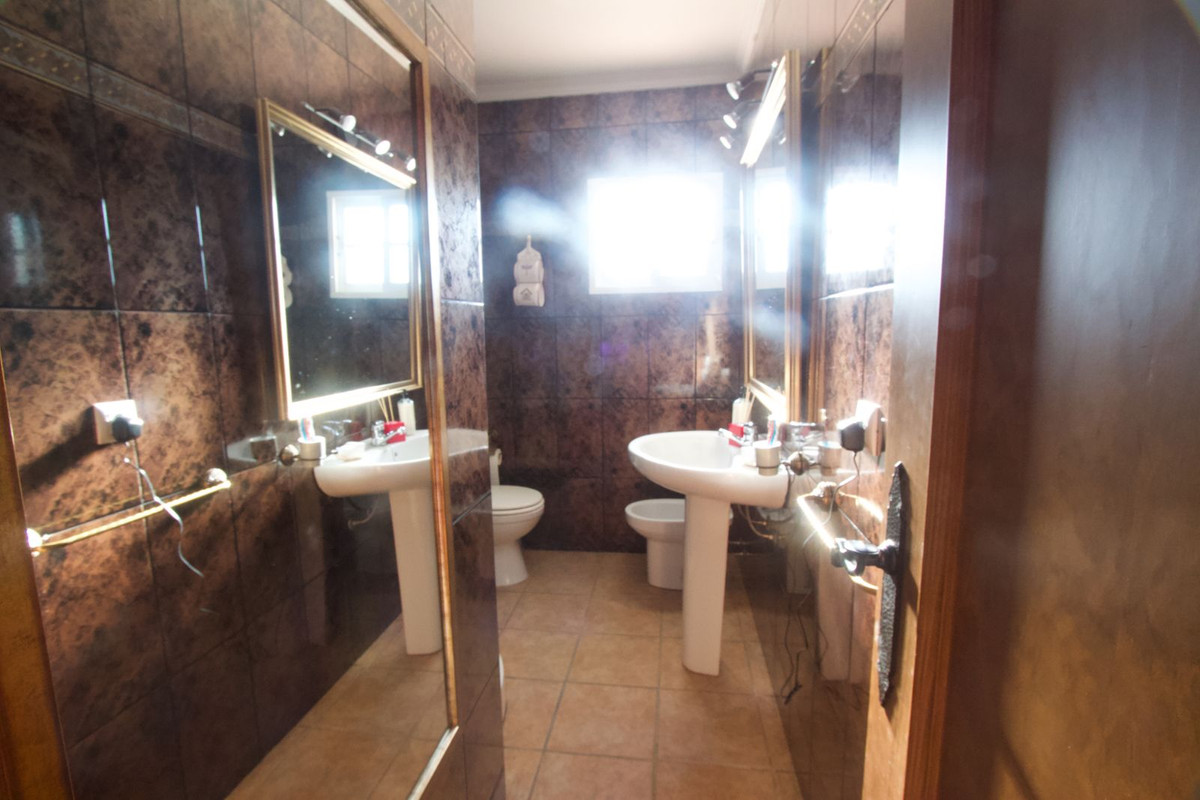 Se vende Pareada de 3 dormitorios en Costa Del Sol, Málaga, España
