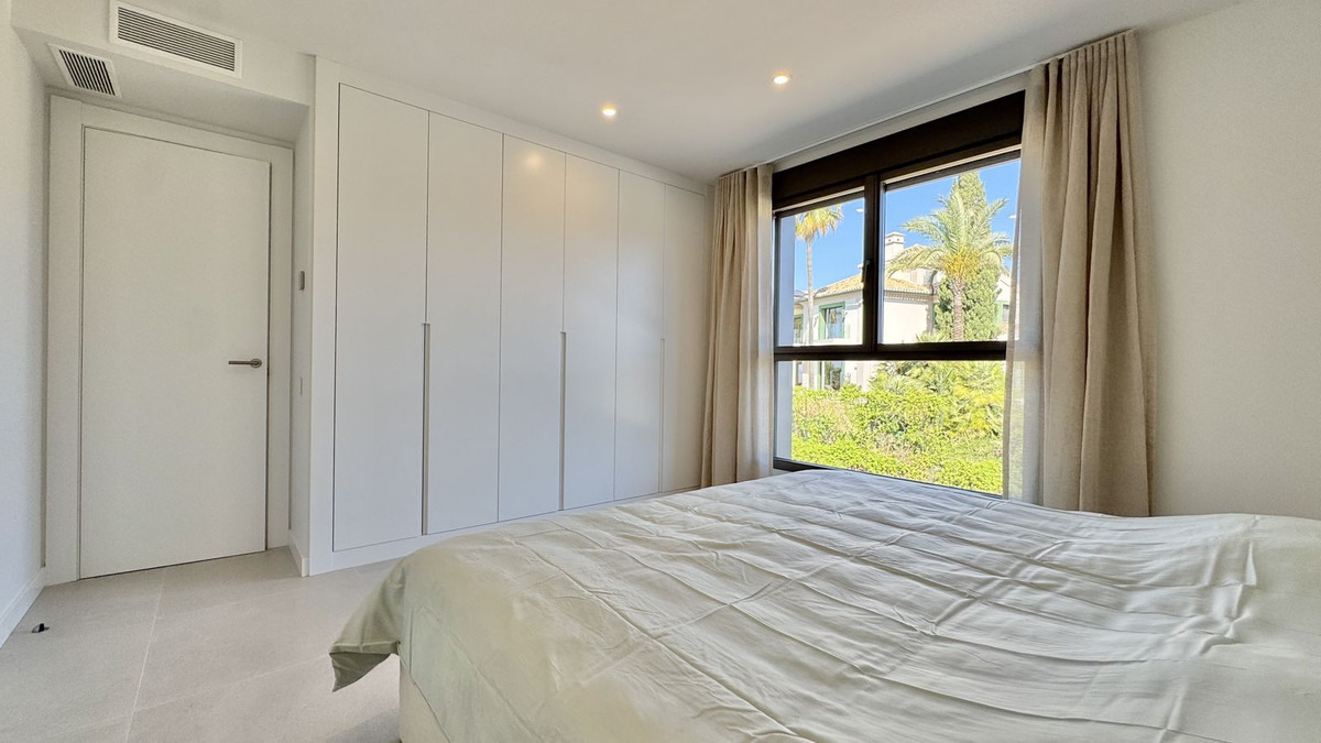 3 Bed Apartment for sale in Selwo Costa Del Sol, Málaga, Spain