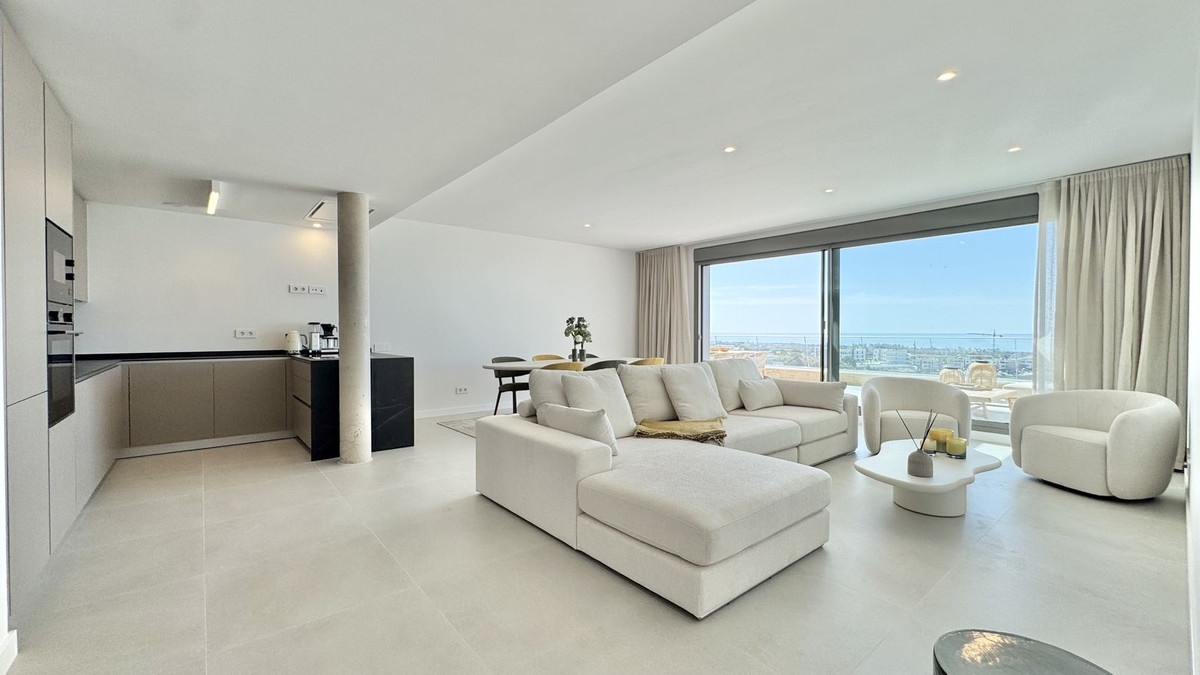 3 Bed Apartment for sale in Selwo Costa Del Sol, Málaga, Spain