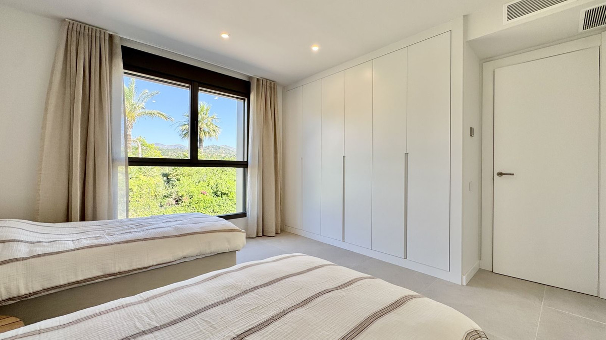 3 Bed Apartment for sale in Selwo Costa Del Sol, Málaga, Spain