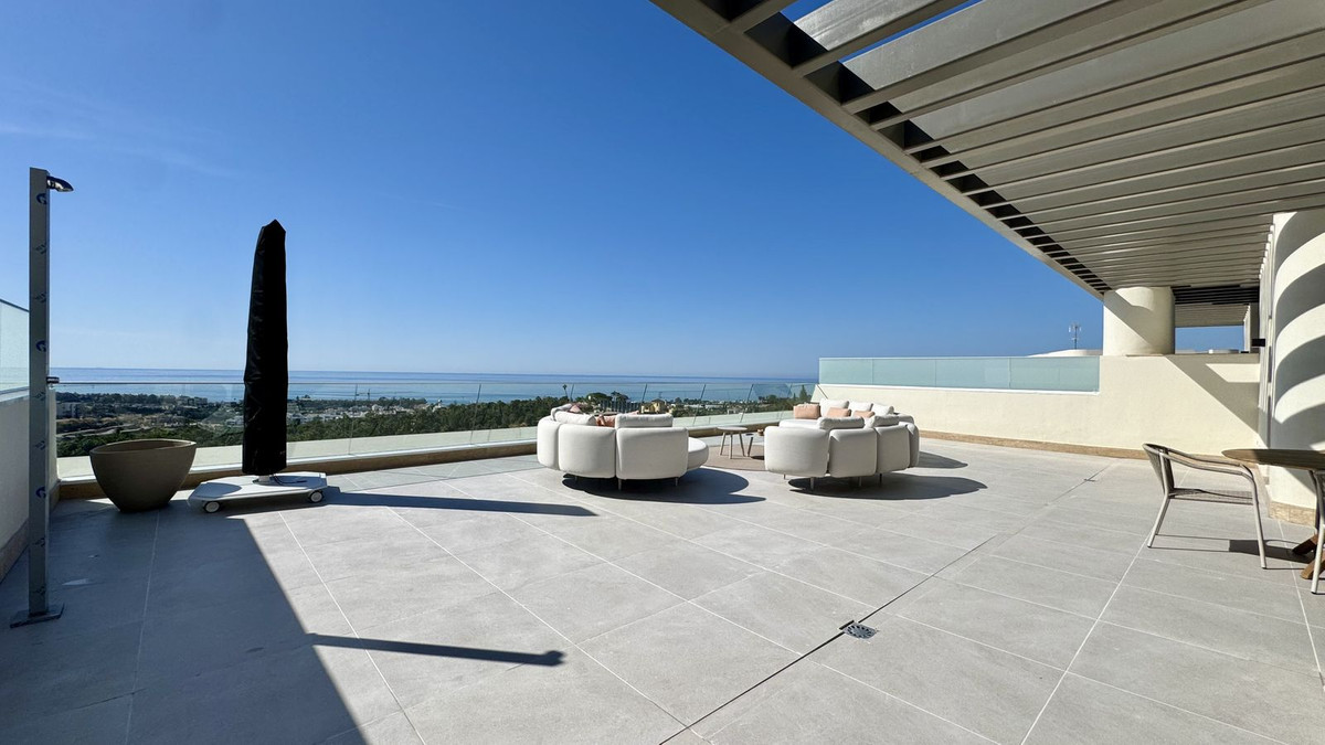3 Bed Apartment for sale in Selwo Costa Del Sol, Málaga, Spain
