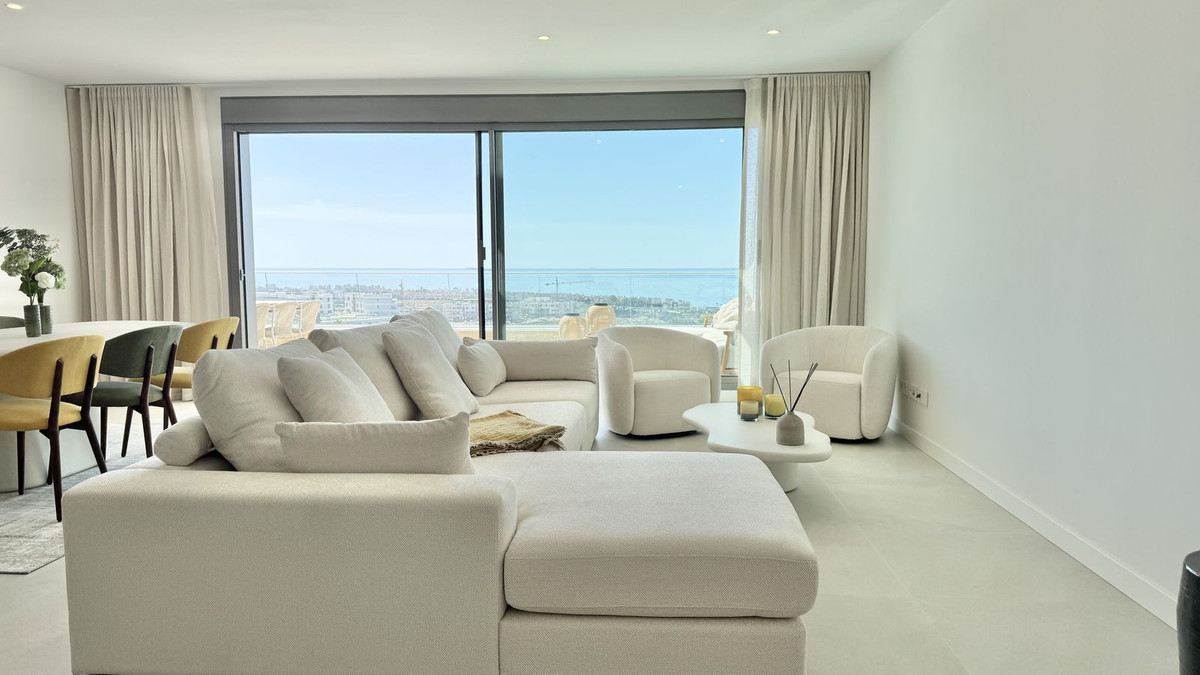3 Bed Apartment for sale in Selwo Costa Del Sol, Málaga, Spain