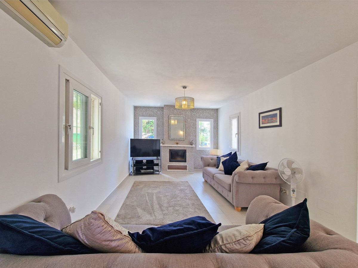 2 Bed Townhouse for sale in Calahonda Costa Del Sol, Málaga, Spain