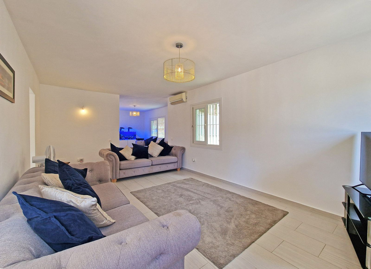 2 Bed Townhouse for sale in Calahonda Costa Del Sol, Málaga, Spain