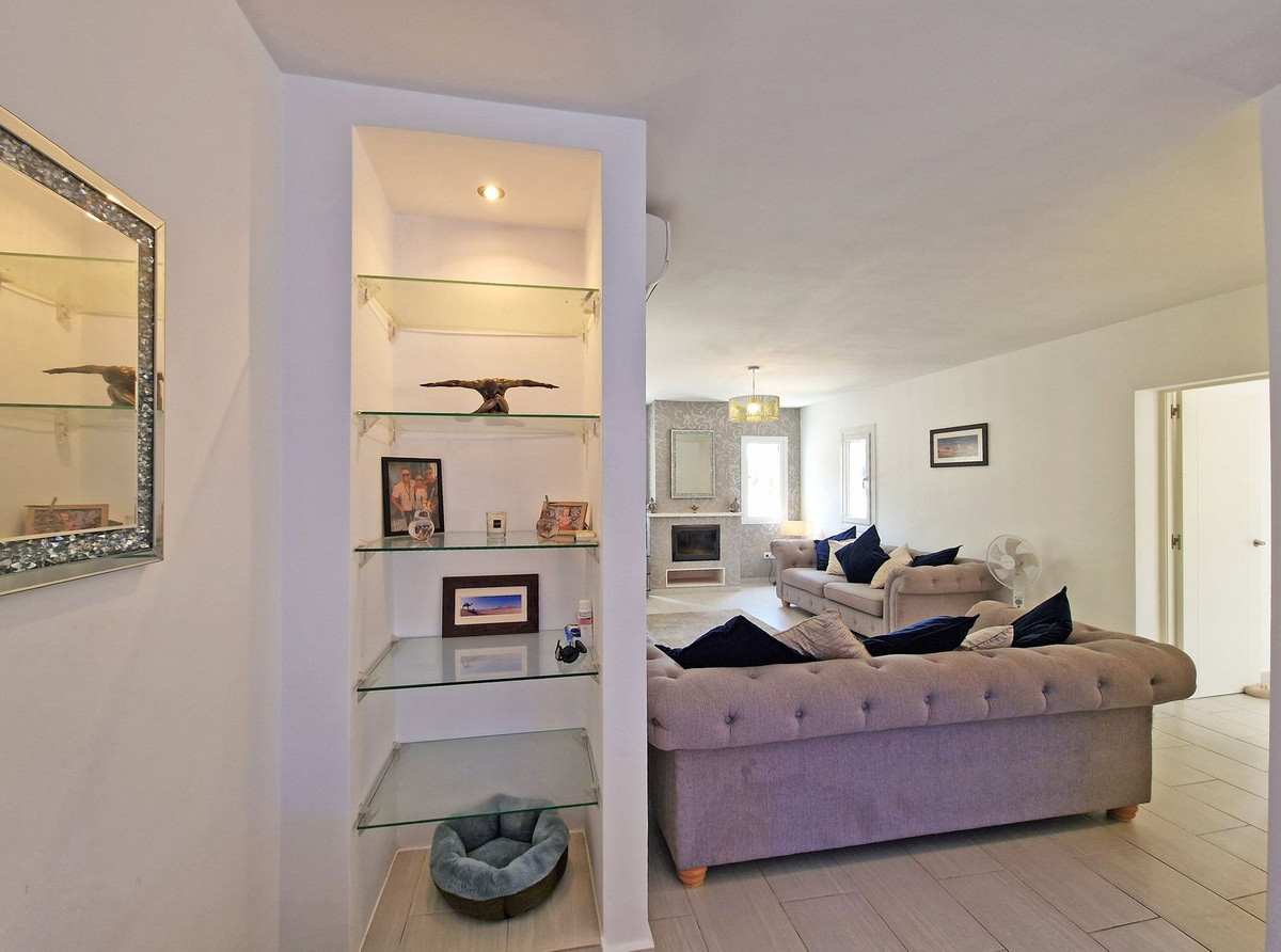 2 Bed Townhouse for sale in Calahonda Costa Del Sol, Málaga, Spain