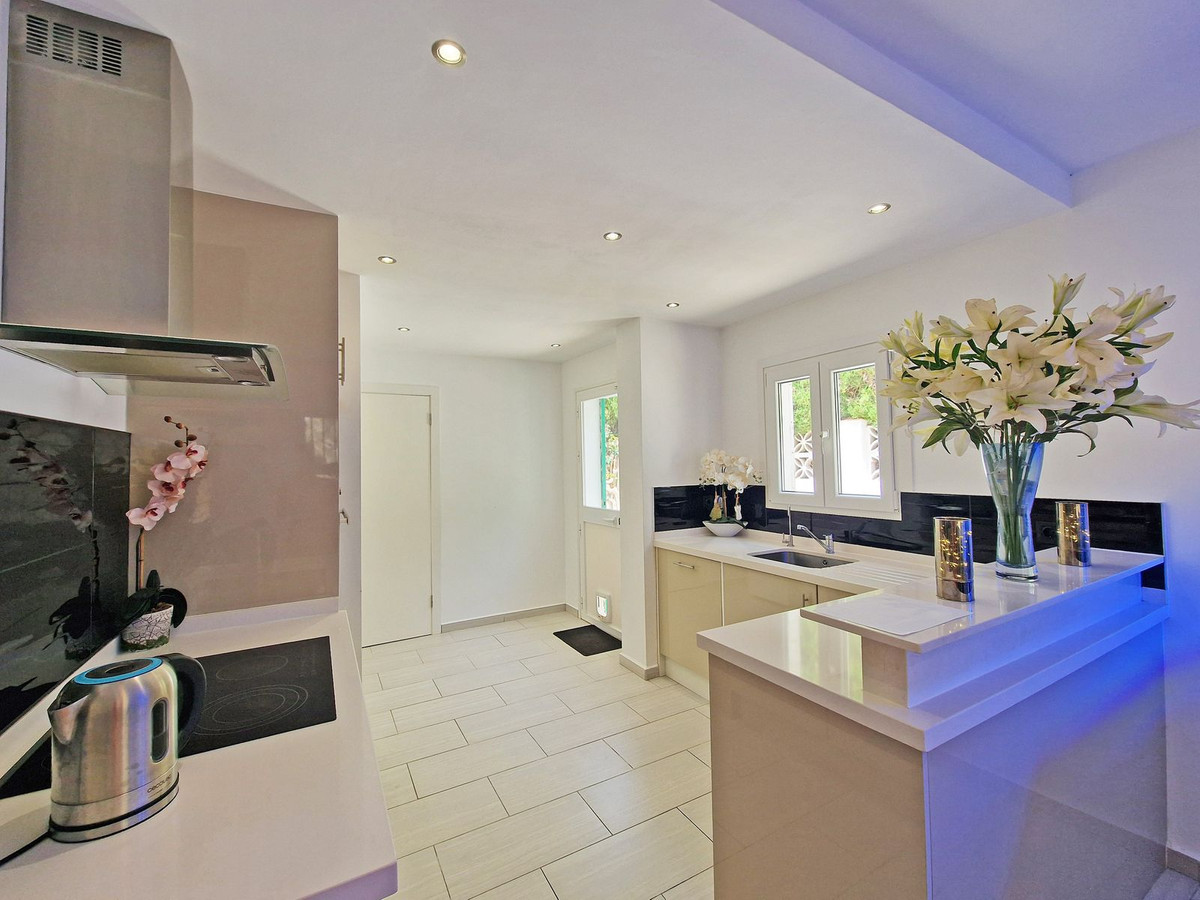 2 Bed Townhouse for sale in Calahonda Costa Del Sol, Málaga, Spain