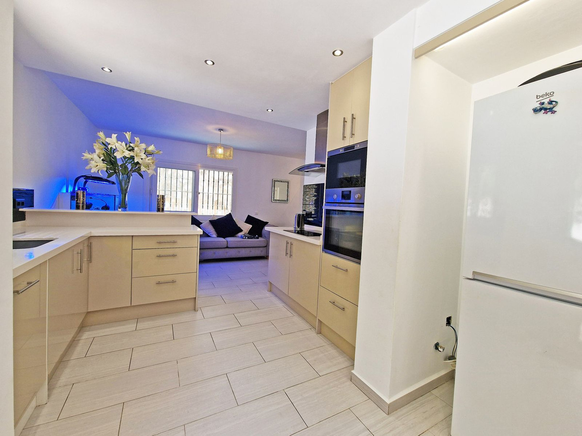 2 Bed Townhouse for sale in Calahonda Costa Del Sol, Málaga, Spain