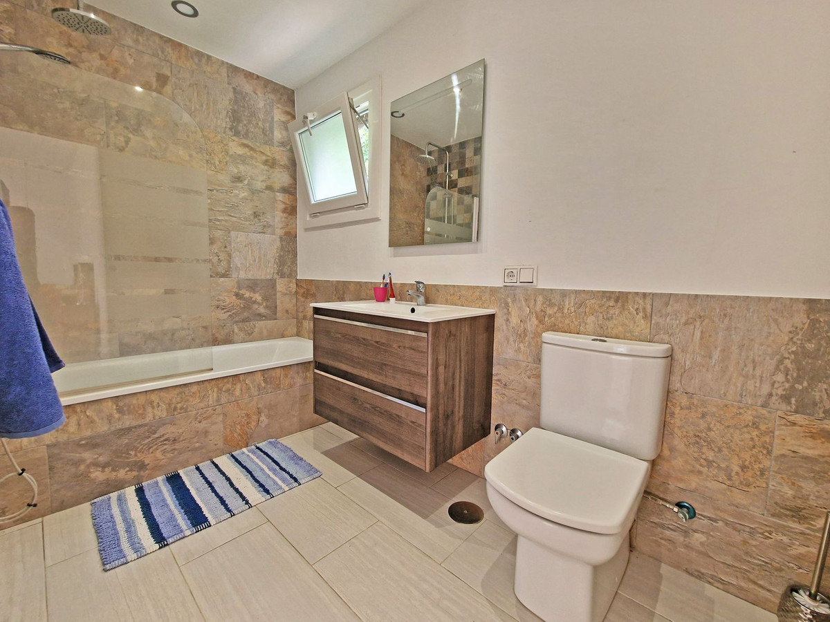 2 Bed Townhouse for sale in Calahonda Costa Del Sol, Málaga, Spain