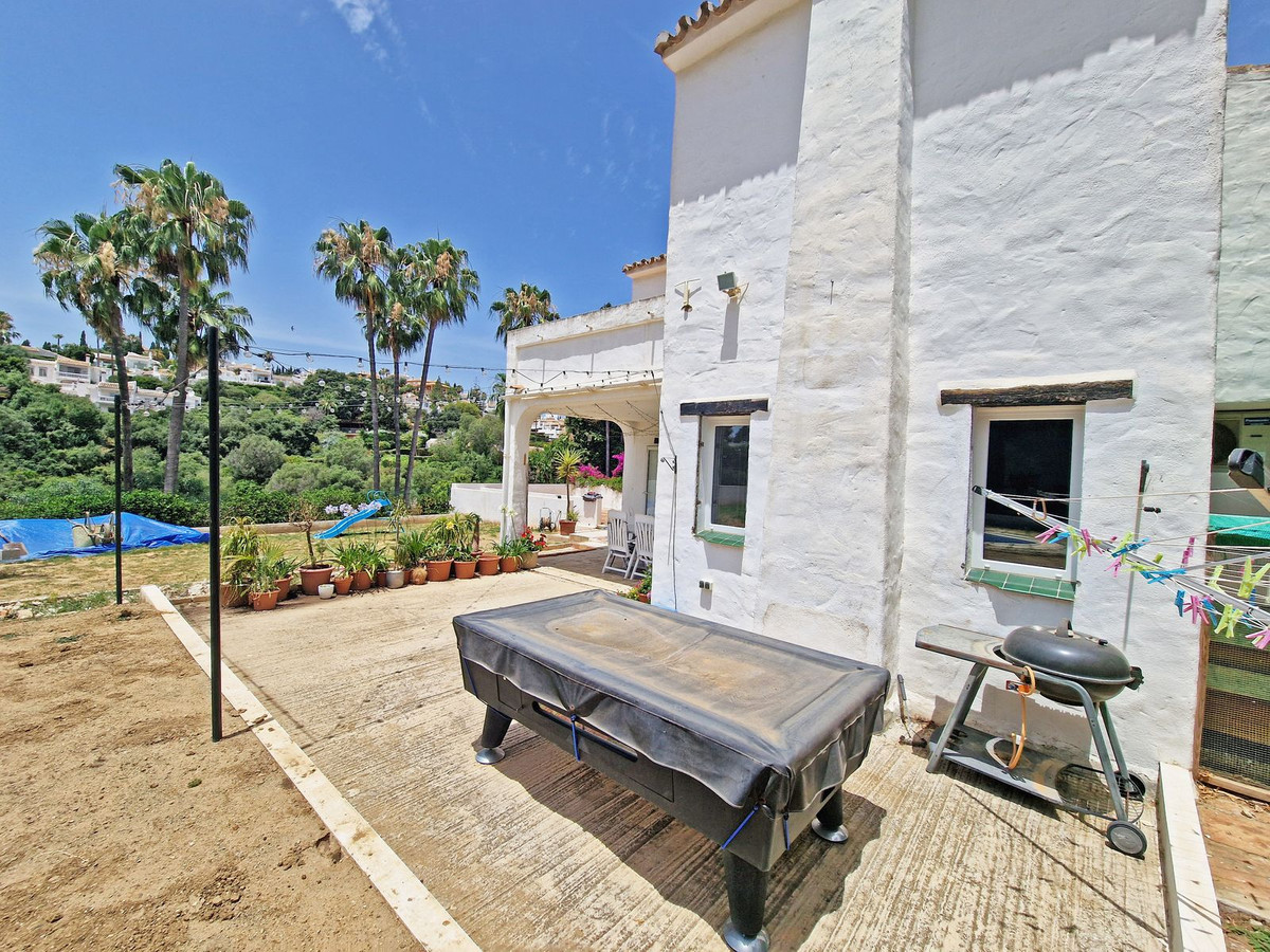 2 Bed Townhouse for sale in Calahonda Costa Del Sol, Málaga, Spain