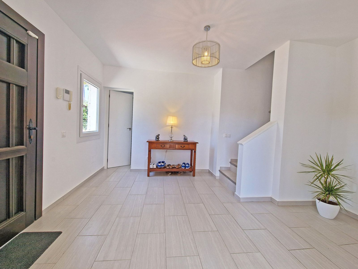 2 Bed Townhouse for sale in Calahonda Costa Del Sol, Málaga, Spain
