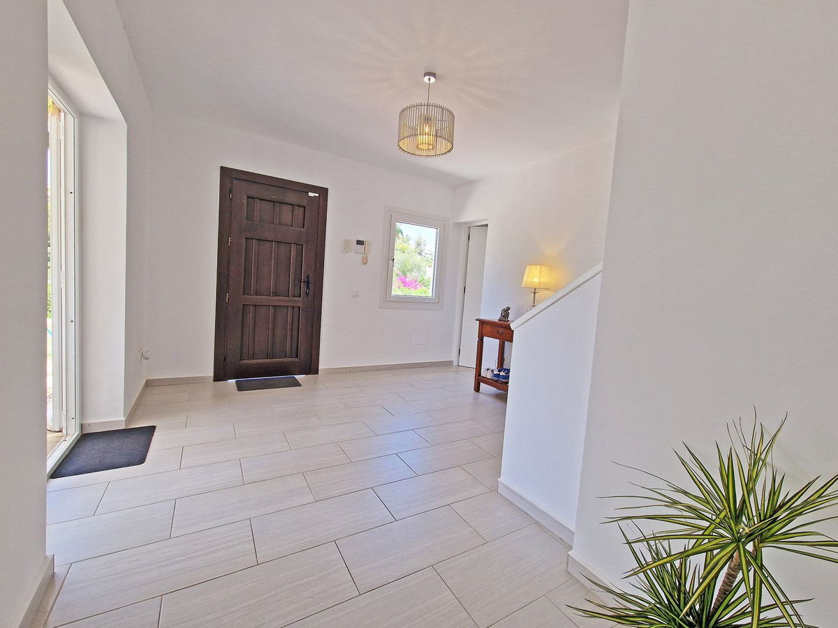 2 Bed Townhouse for sale in Calahonda Costa Del Sol, Málaga, Spain