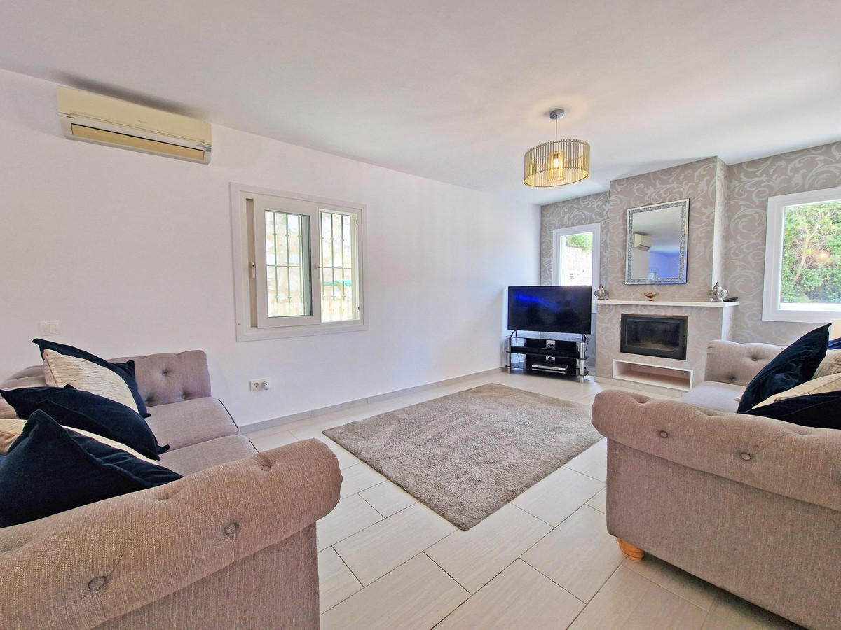 2 Bed Townhouse for sale in Calahonda Costa Del Sol, Málaga, Spain
