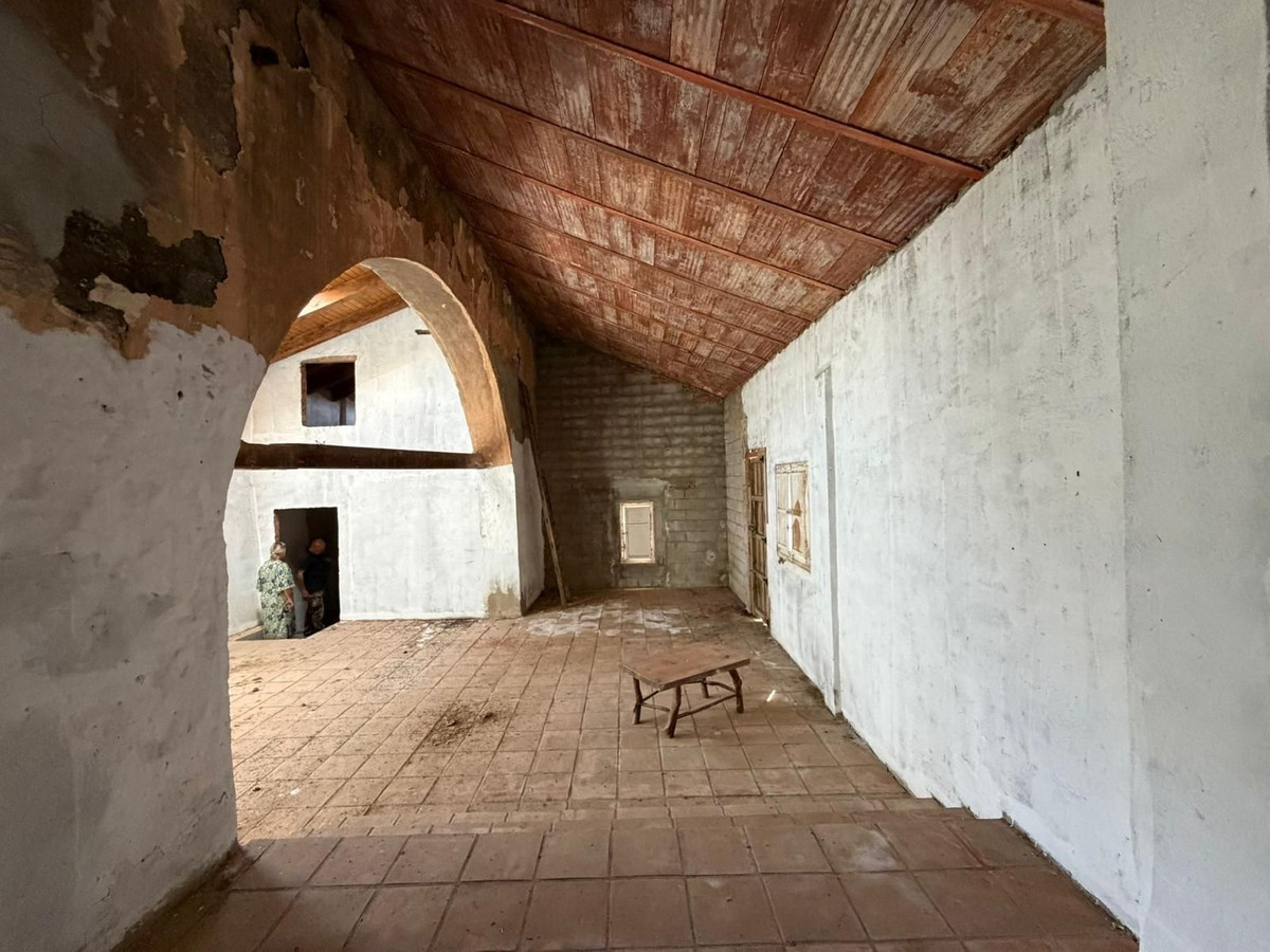 8 Bed Townhouse for sale in Málaga Este Costa Del Sol, Málaga, Spain