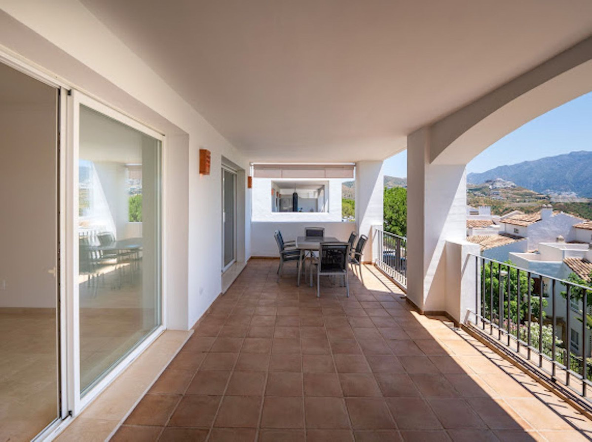 3 Bed Apartment for sale in La Quinta Costa Del Sol, Málaga, Spain