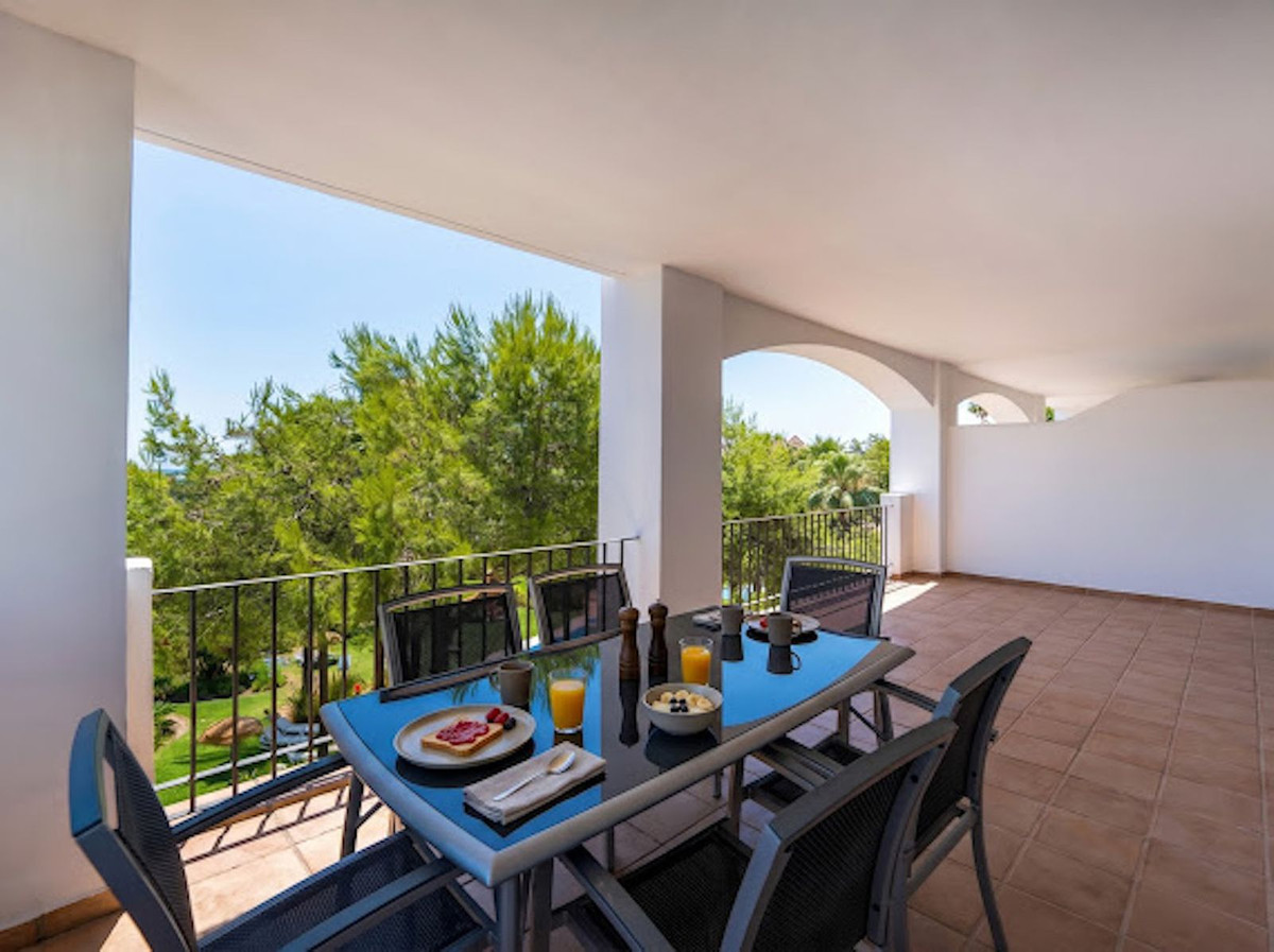 3 Bed Apartment for sale in La Quinta Costa Del Sol, Málaga, Spain