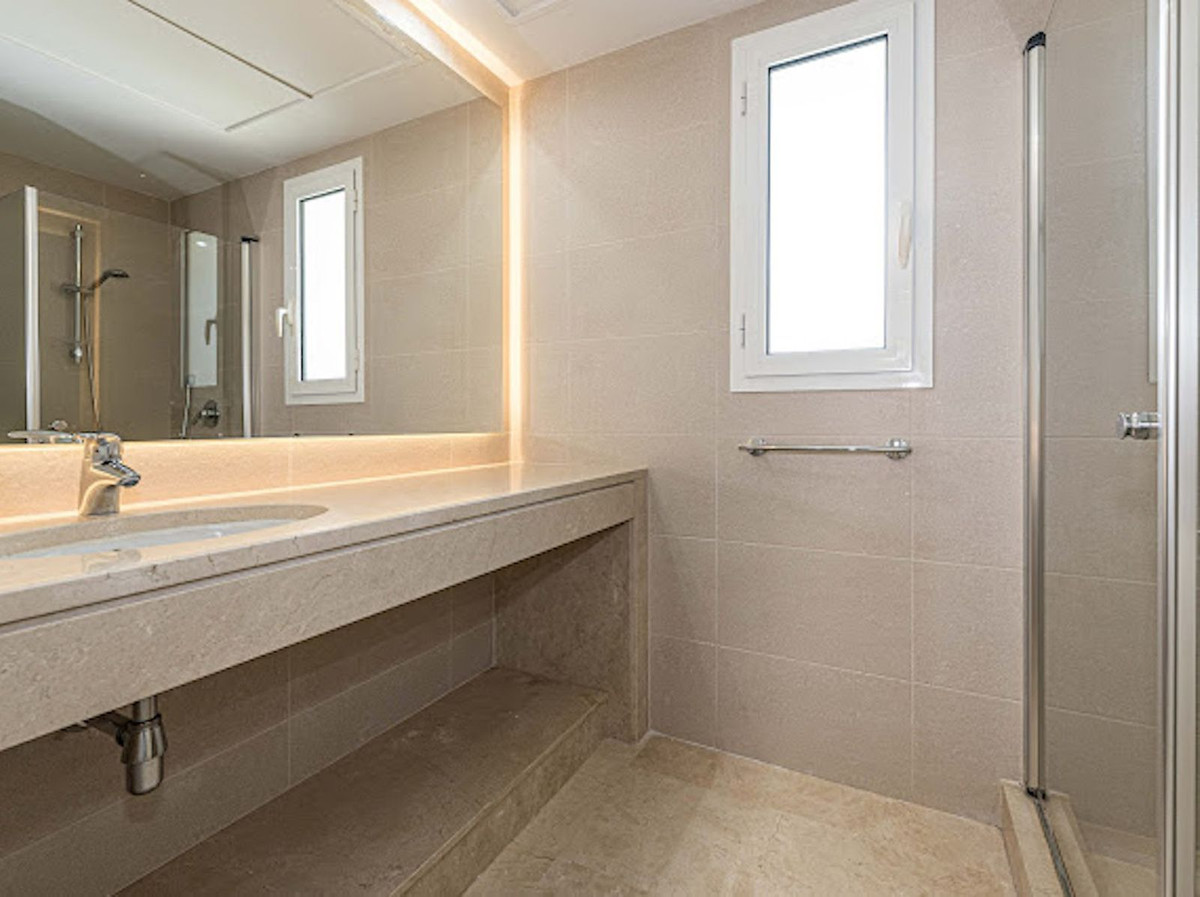 3 Bed Apartment for sale in La Quinta Costa Del Sol, Málaga, Spain