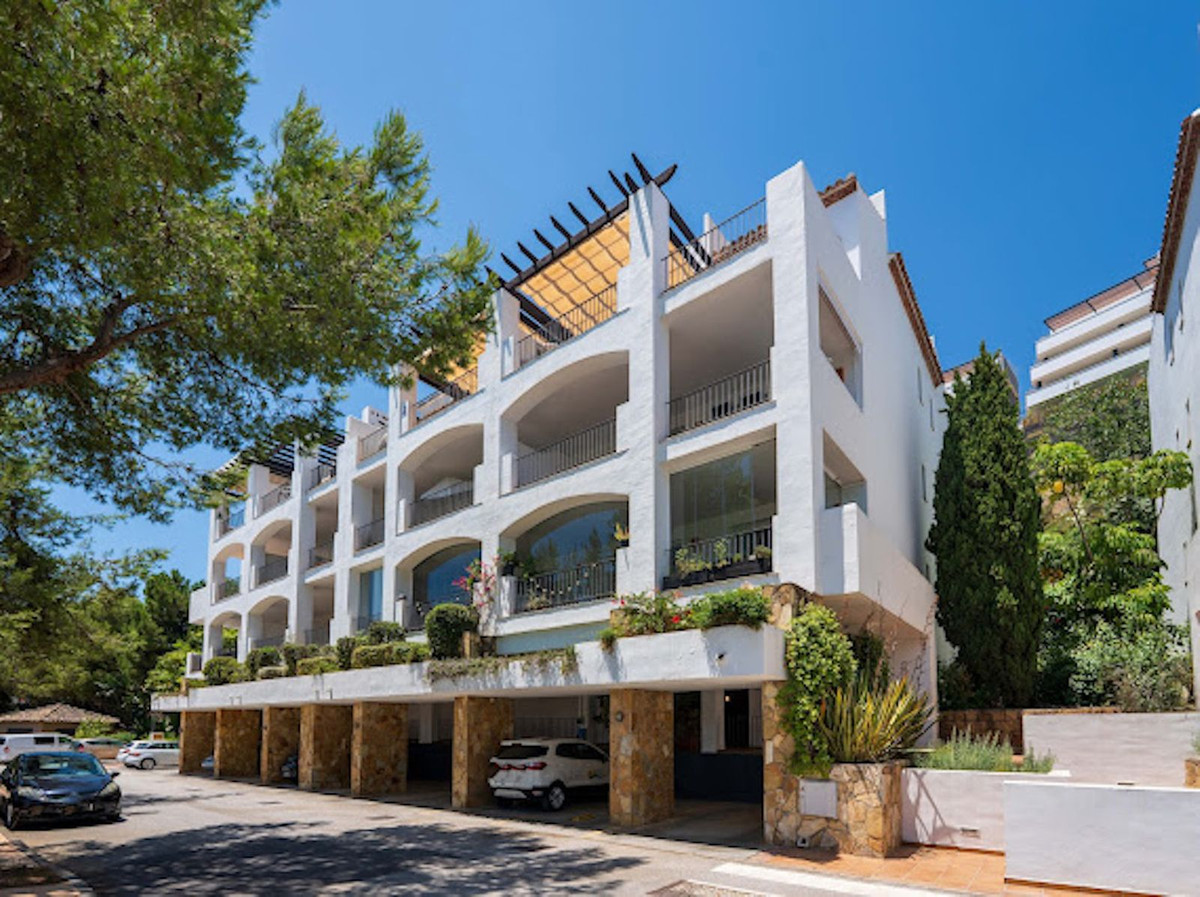 3 Bed Apartment for sale in La Quinta Costa Del Sol, Málaga, Spain