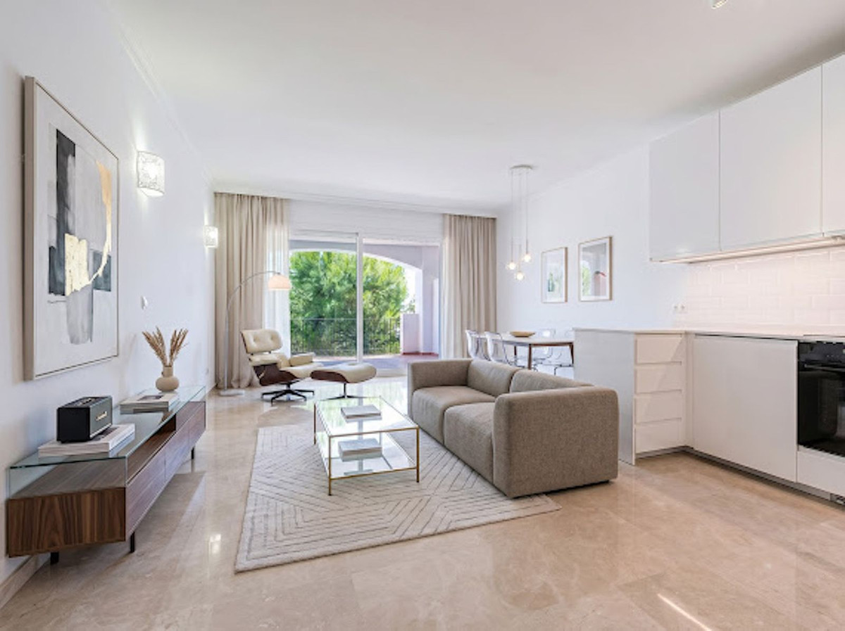 3 Bed Apartment for sale in La Quinta Costa Del Sol, Málaga, Spain