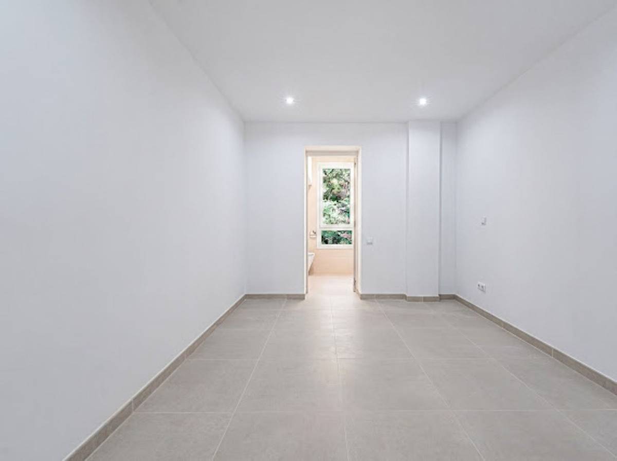 3 Bed Apartment for sale in La Quinta Costa Del Sol, Málaga, Spain