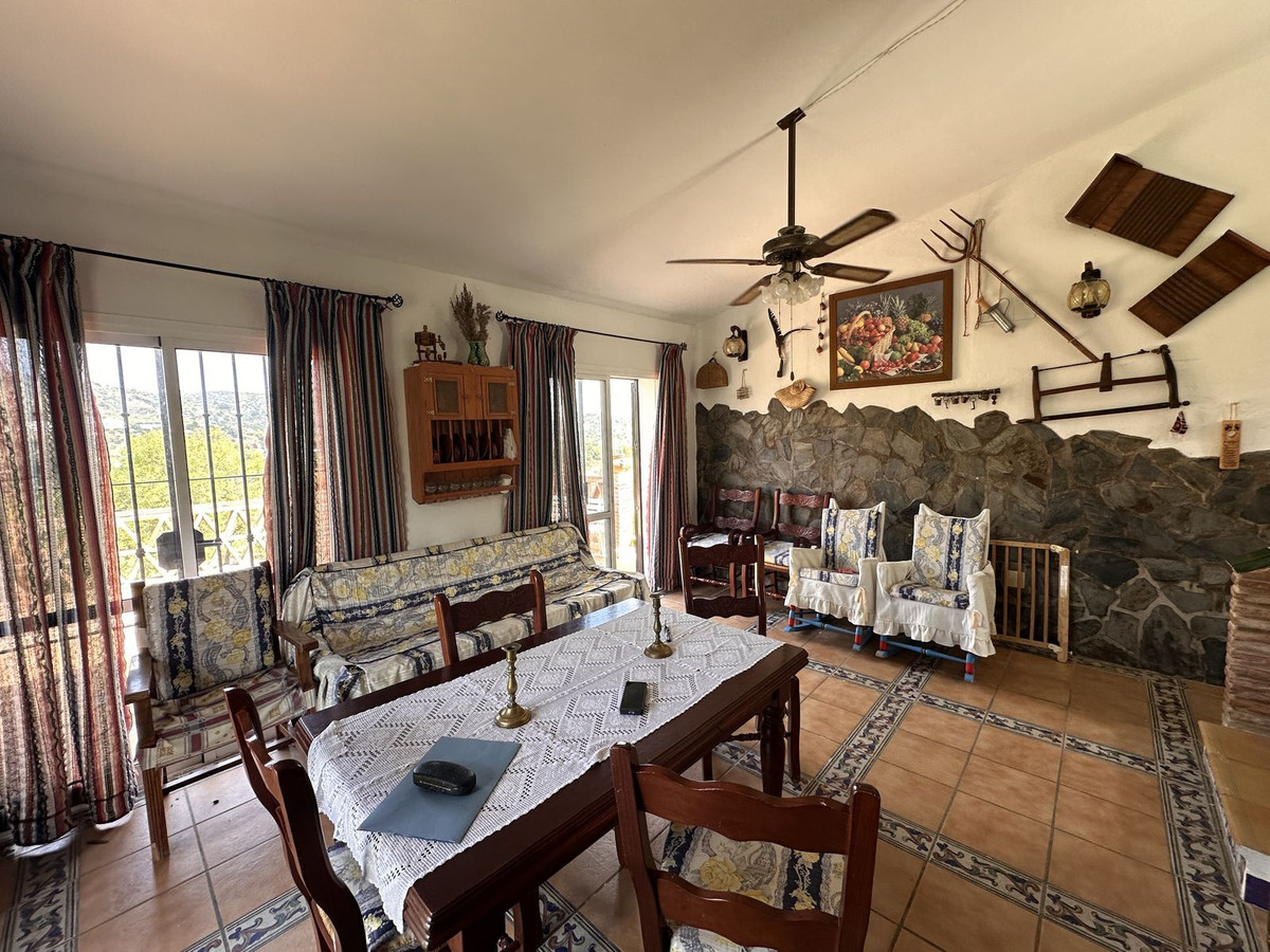 Se vende Finca - Cortijo de 4 dormitorios en Costa Del Sol, Málaga, España