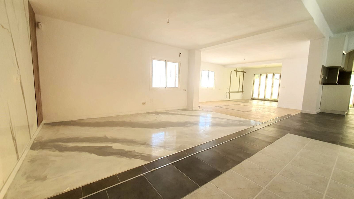 3 Bed Townhouse for sale in Fuengirola Costa Del Sol, Málaga, Spain