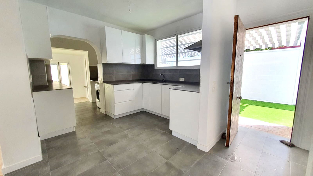 3 Bed Townhouse for sale in Fuengirola Costa Del Sol, Málaga, Spain