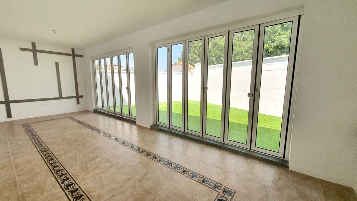 3 Bed Townhouse for sale in Fuengirola Costa Del Sol, Málaga, Spain