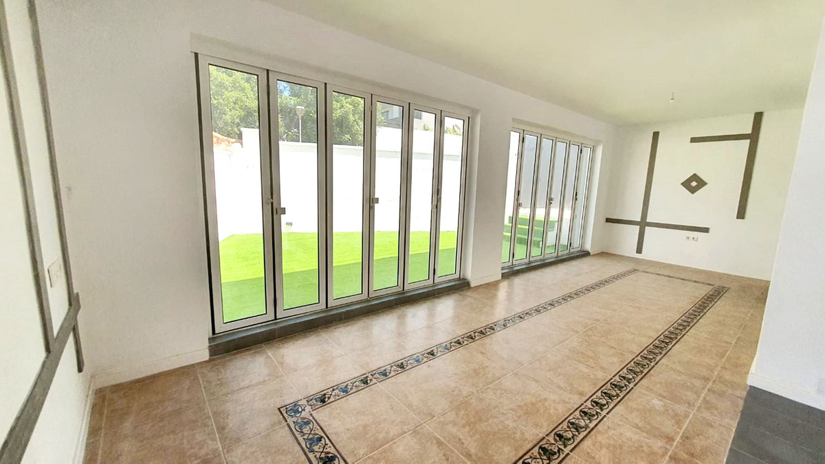 3 Bed Townhouse for sale in Fuengirola Costa Del Sol, Málaga, Spain