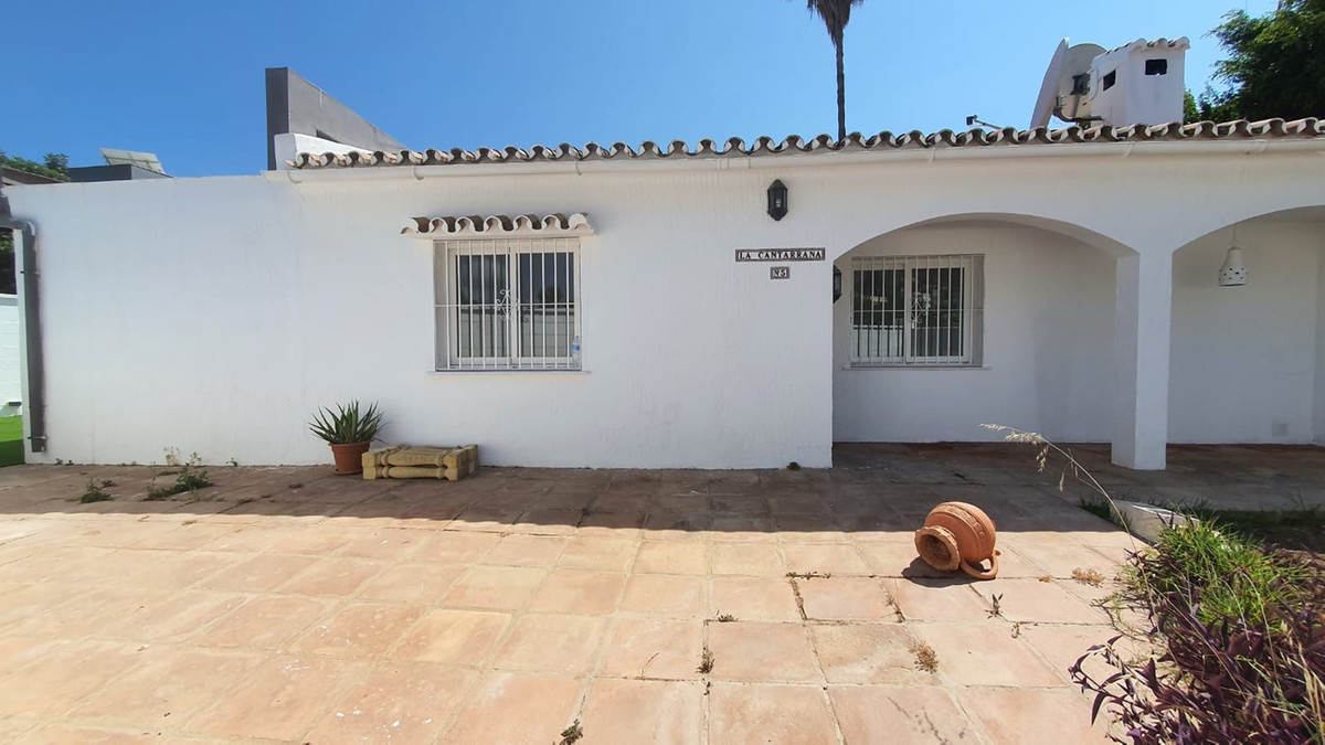 3 Bed Townhouse for sale in Fuengirola Costa Del Sol, Málaga, Spain