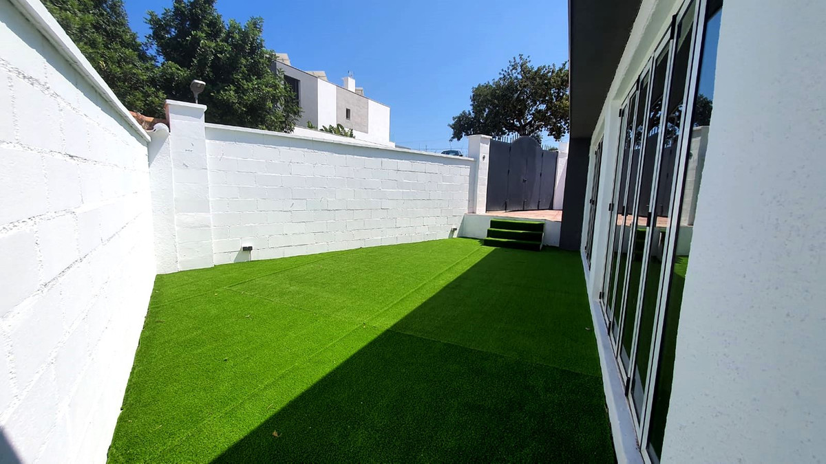 3 Bed Townhouse for sale in Fuengirola Costa Del Sol, Málaga, Spain