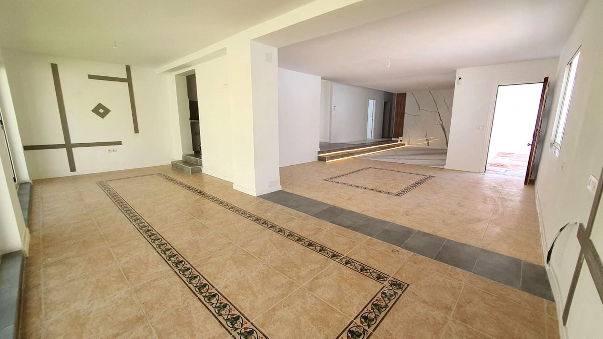 3 Bed Townhouse for sale in Fuengirola Costa Del Sol, Málaga, Spain