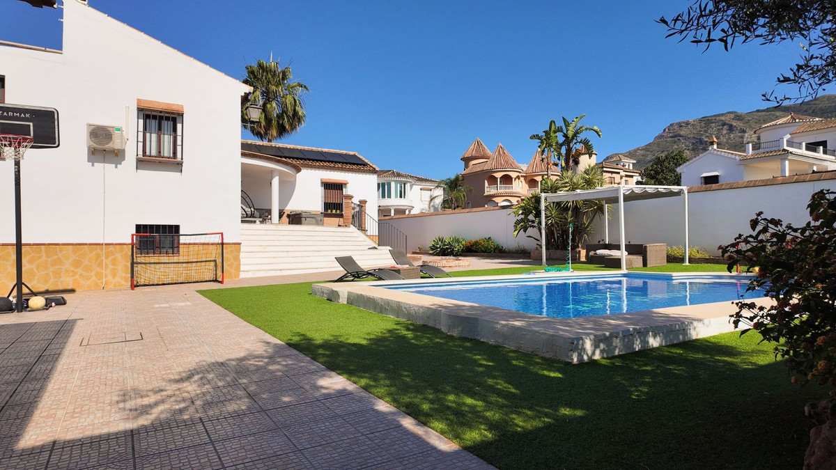3 Bed Townhouse for sale in Alhaurín El Grande Costa Del Sol, Málaga, Spain