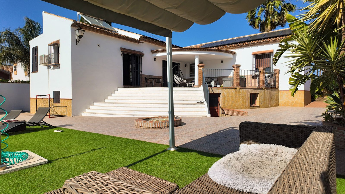 3 Bed Townhouse for sale in Alhaurín El Grande Costa Del Sol, Málaga, Spain